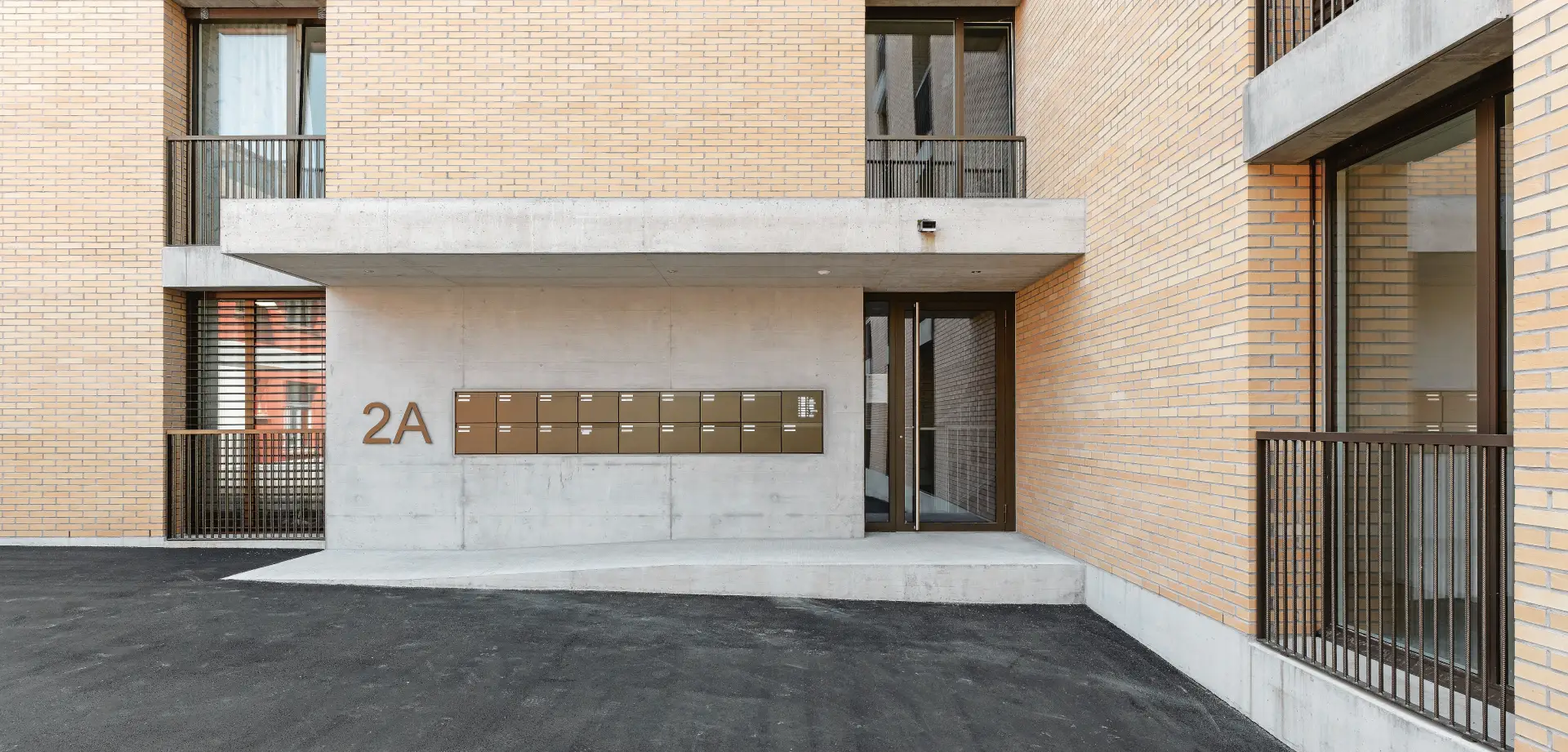 F36 Foto Aussen Eingang 2 A Header