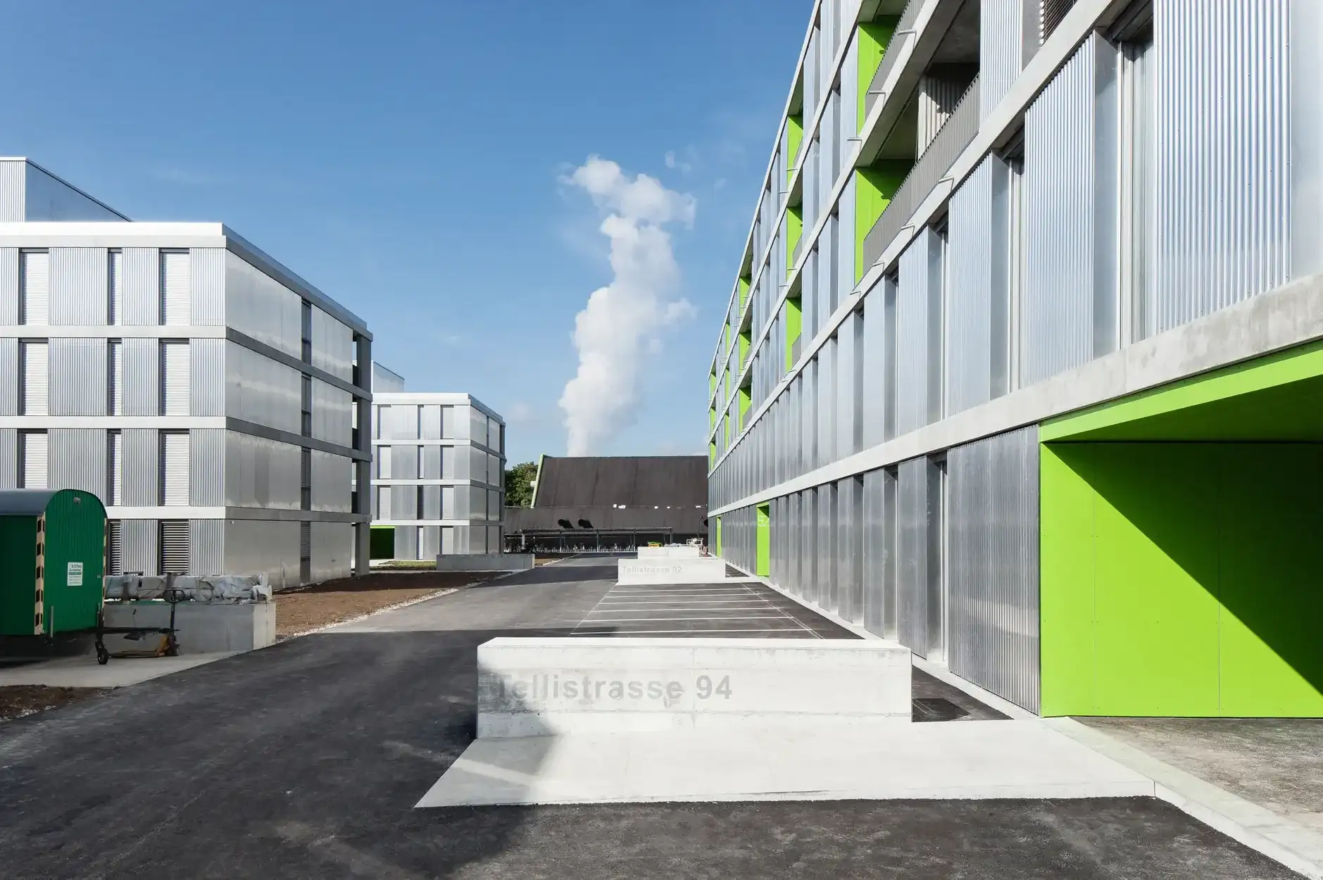 F40 Foto Aussen Eingang 01