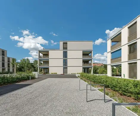 F44 Foto Aussen Fahrradständer Header