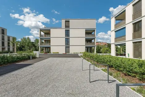 F44 Foto Aussen Fahrradständer