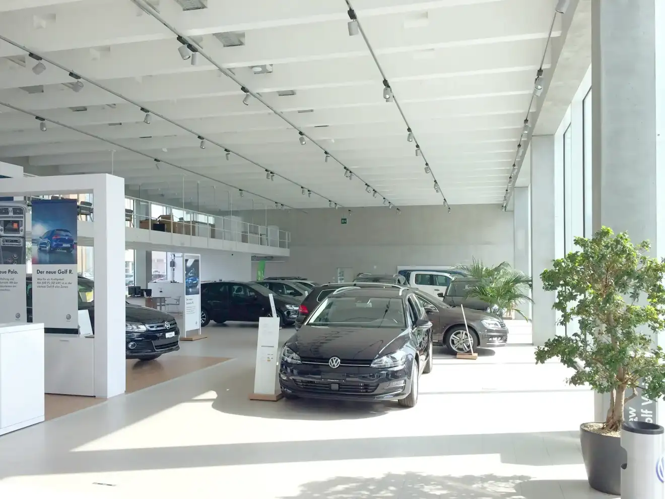 F53 Foto Innen Ausstellungsraum 01