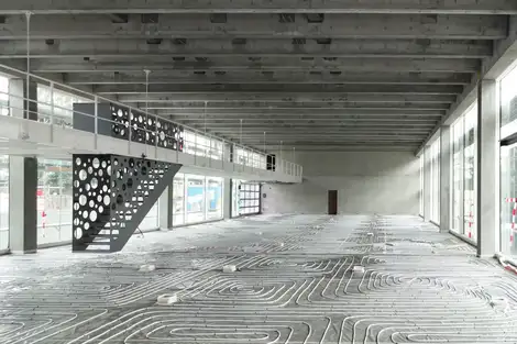 F53 Foto Innen Treppe Baustelle