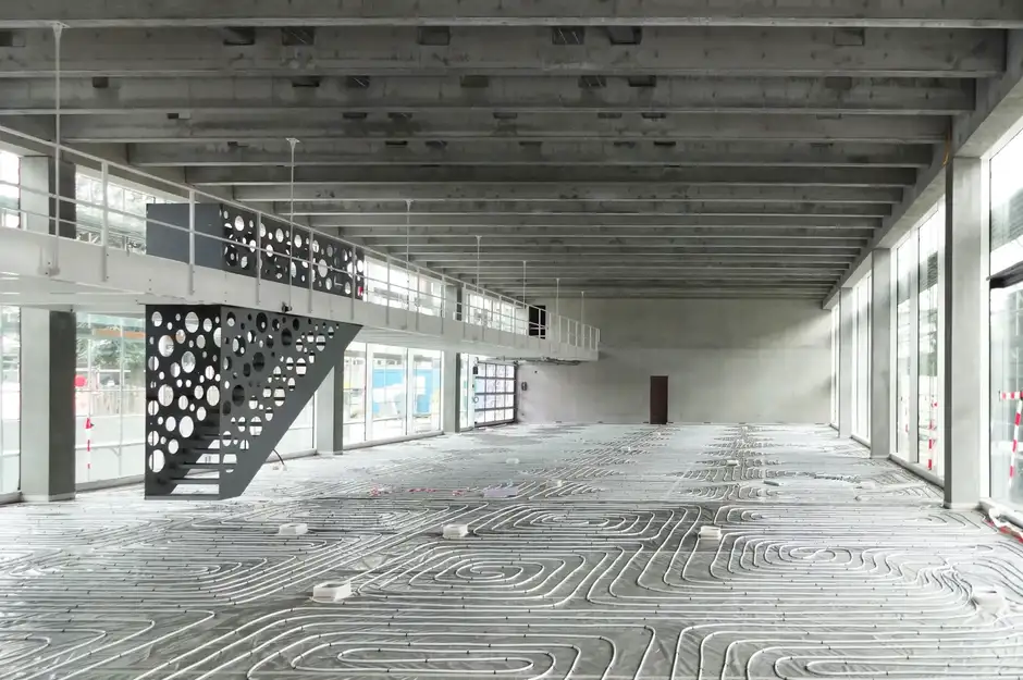 F53 Foto Innen Treppe Baustelle