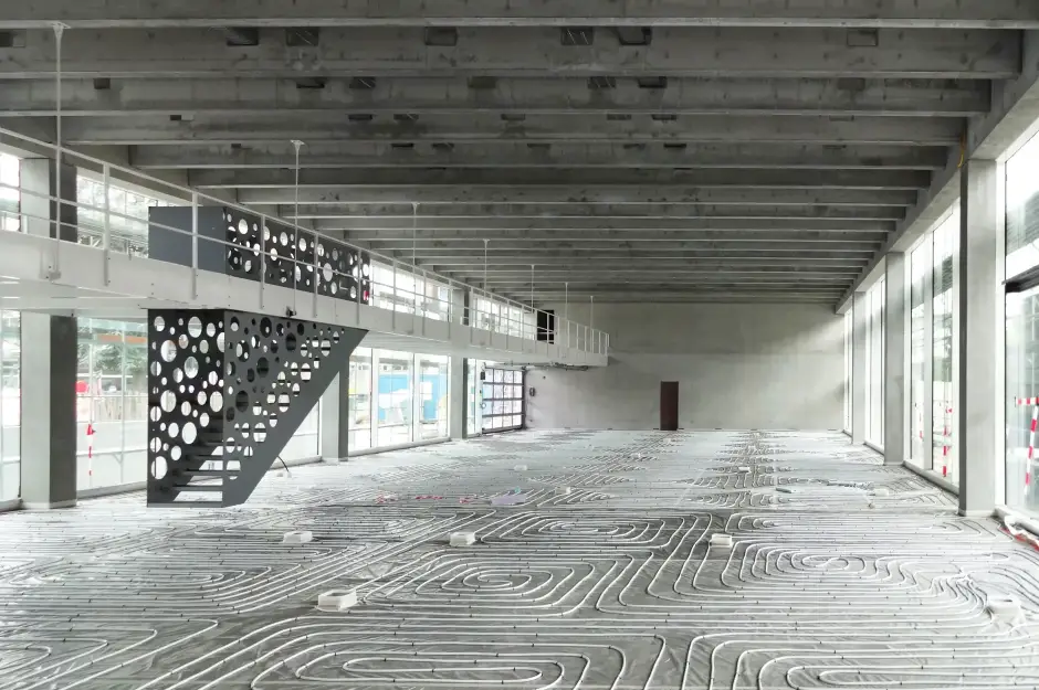 F53 Foto Innen Treppe Baustelle