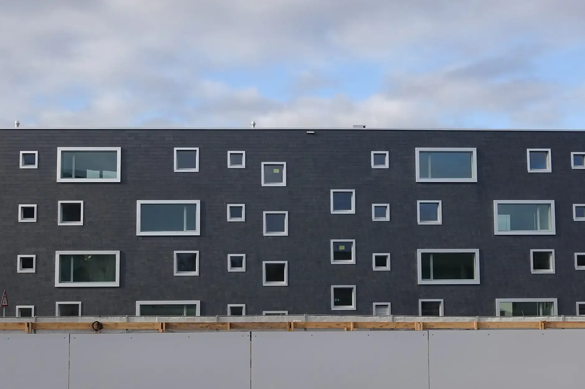 F71 Foto Aussen Fassade Fenster 01