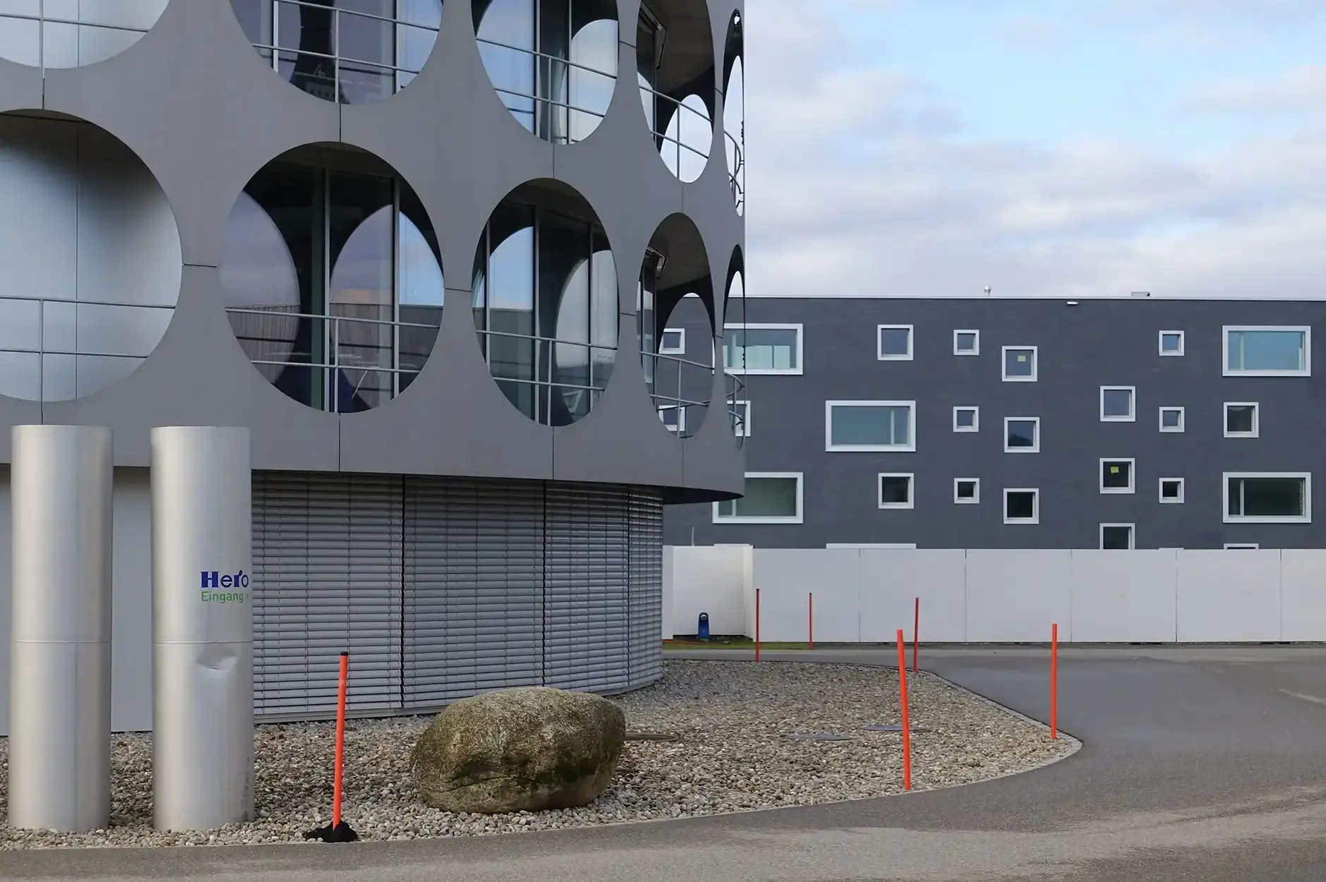 F71 Foto Aussen Hero 01