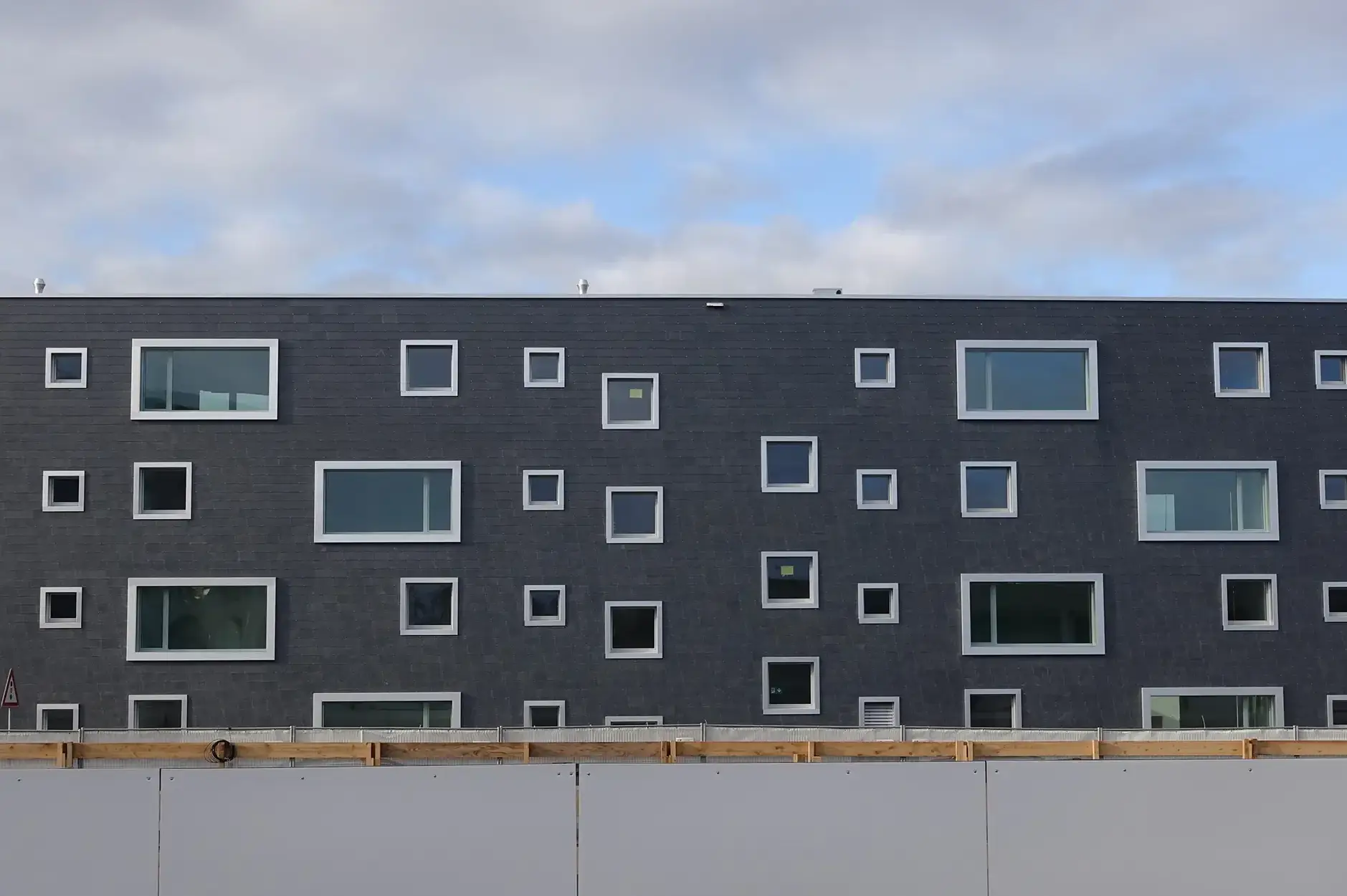 F71 Foto Aussen Fassade Fenster 01