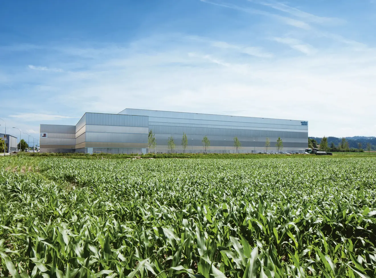 F78 A Foto Aussen Feld Teaser