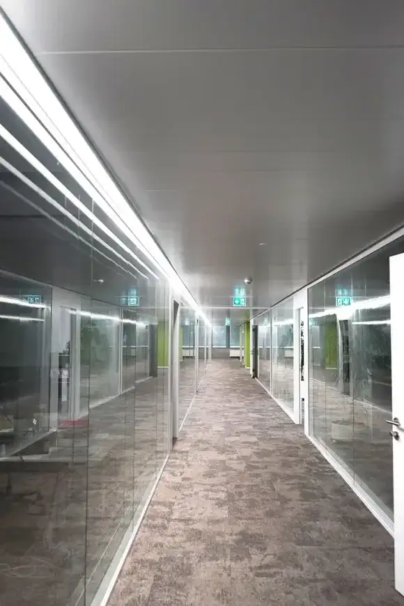 F83 Foto Innen Korridor