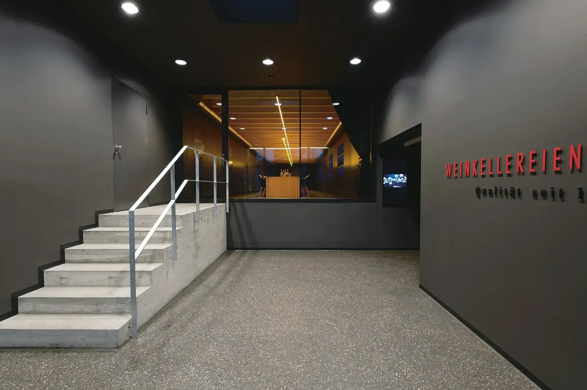 F97 Foto Innen Eingang