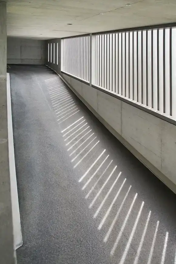 F98 Foto Innen Garage 2