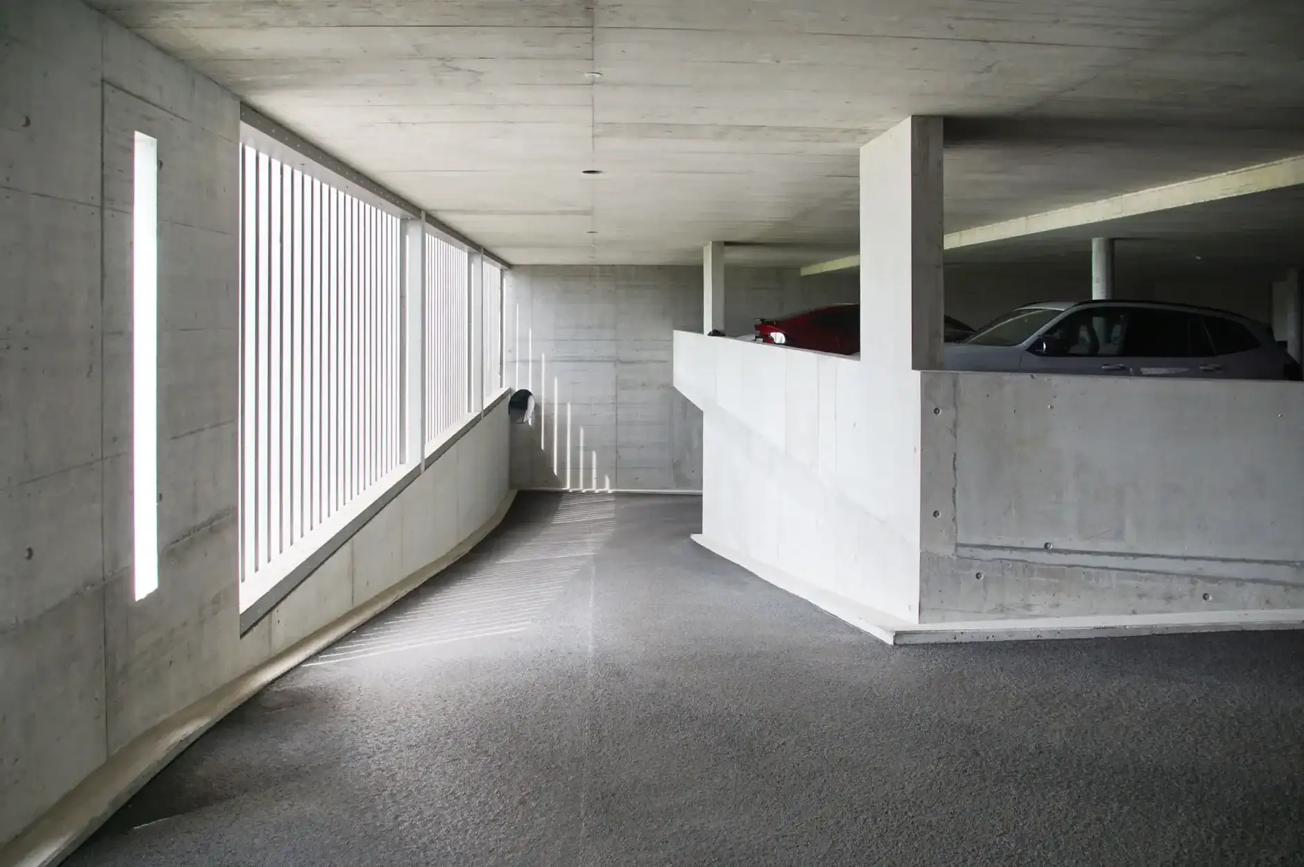 F98 Foto Innen Garage 1