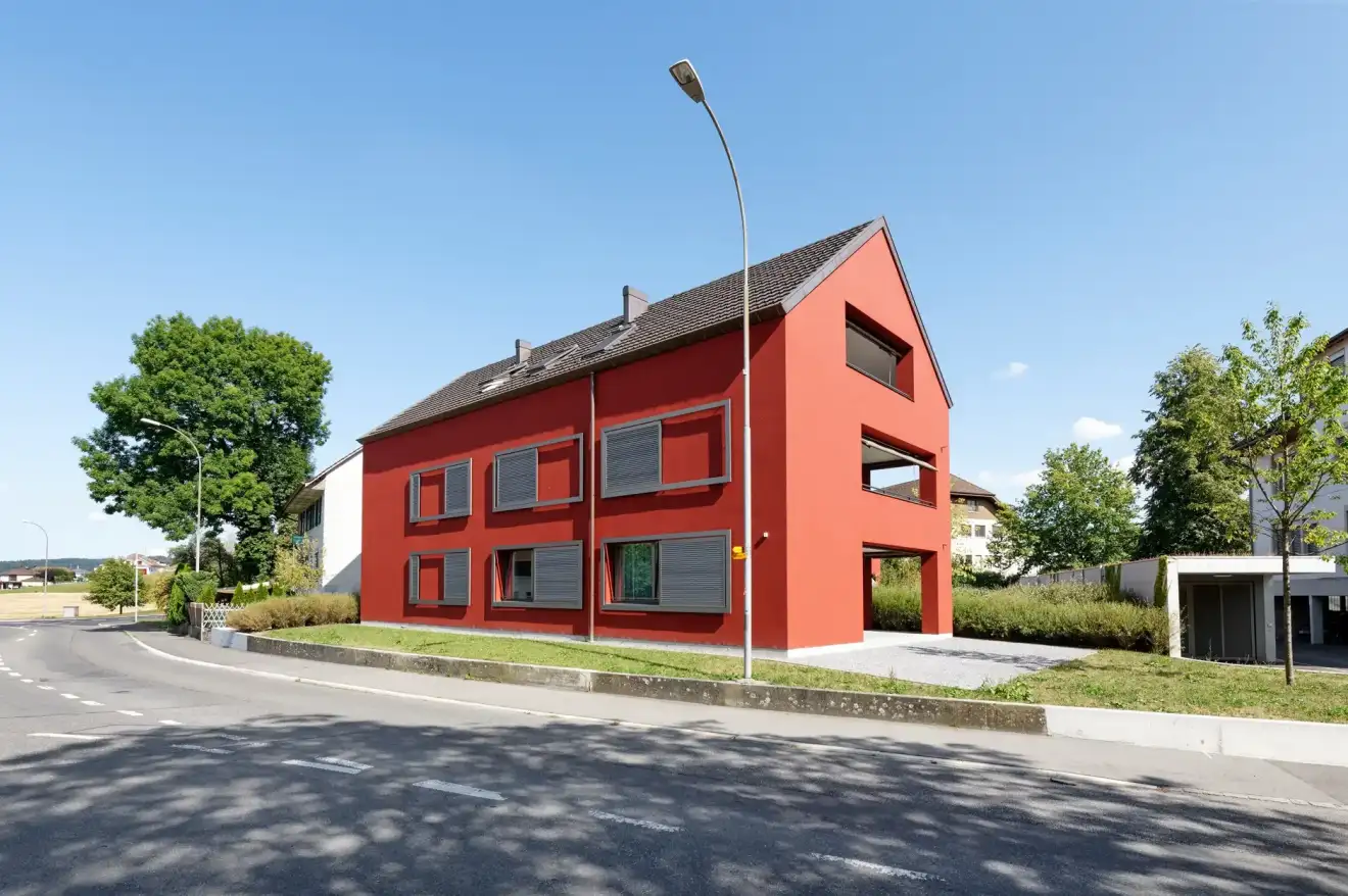 G06 Foto Aussen Strasse 02