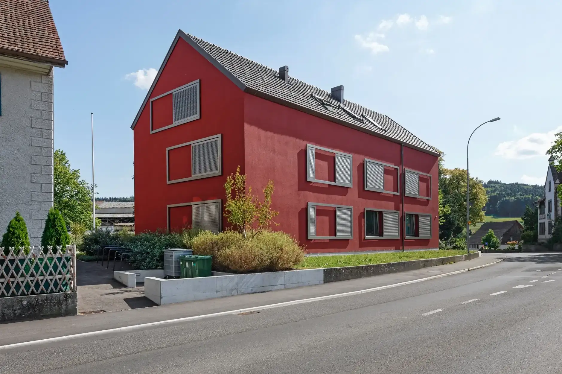 G06 Foto Aussen Strasse 01