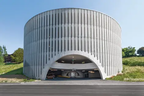 G11 Foto Aussen Parkhaus 01