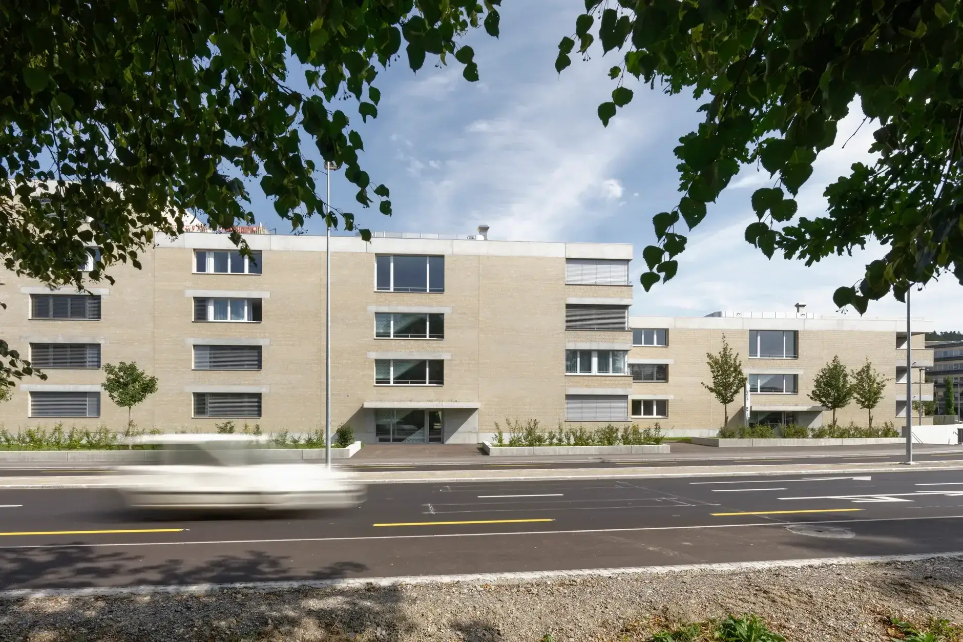 G19 Foto Aussen Strasse 01