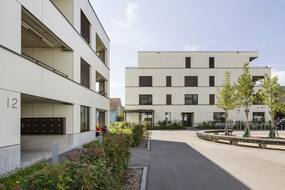 G32 Foto Aussen Eingang Innenhof