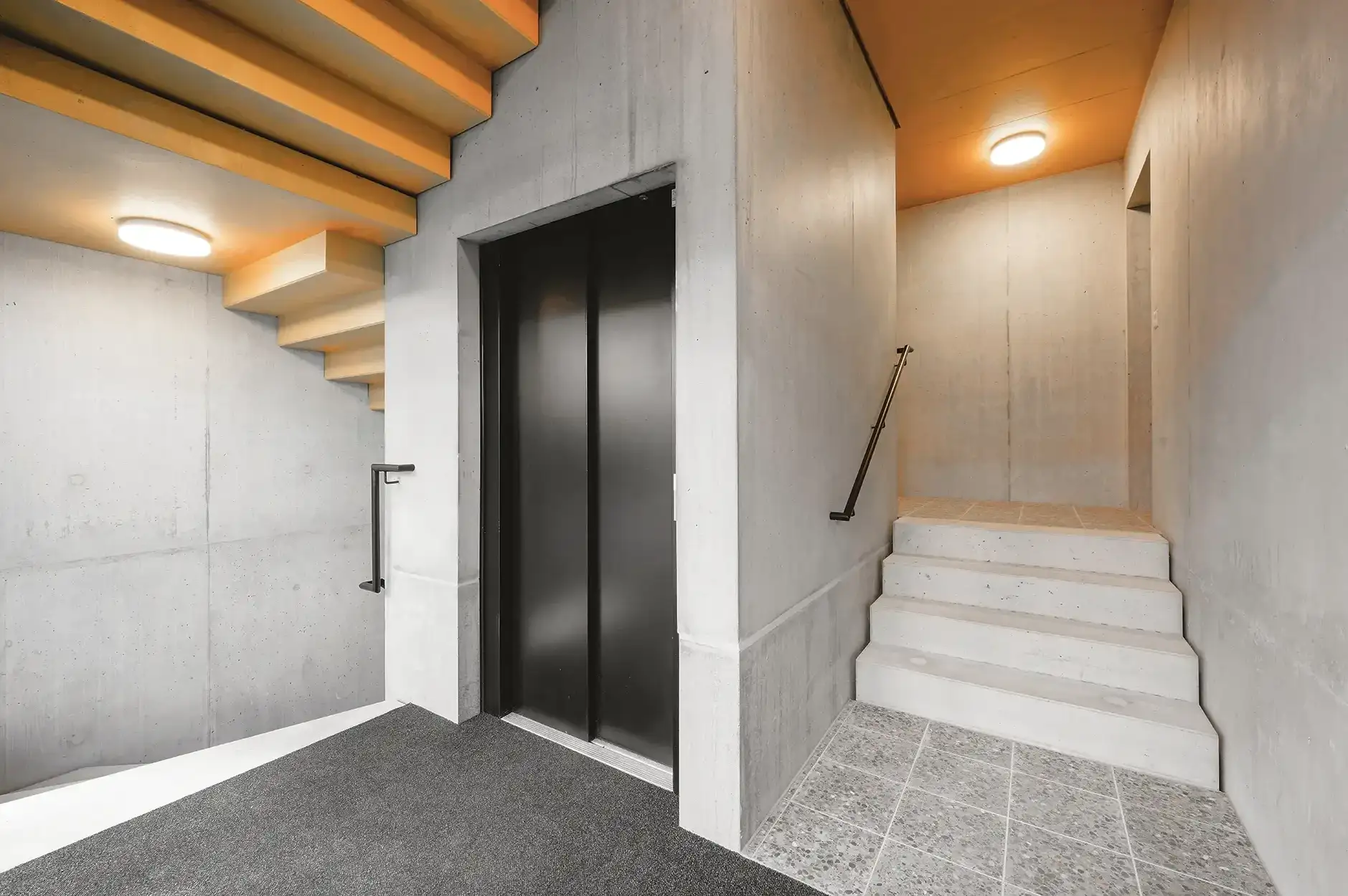 G36 Foto Innen Treppenhaus 02