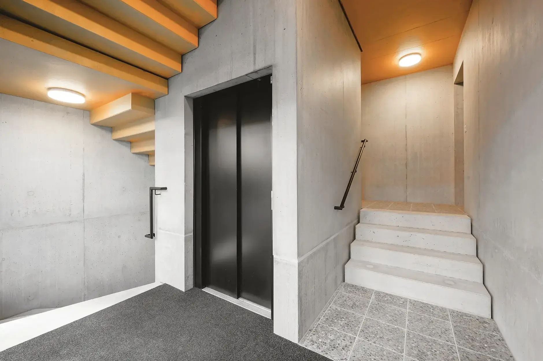 G36 Foto Innen Treppenhaus 02