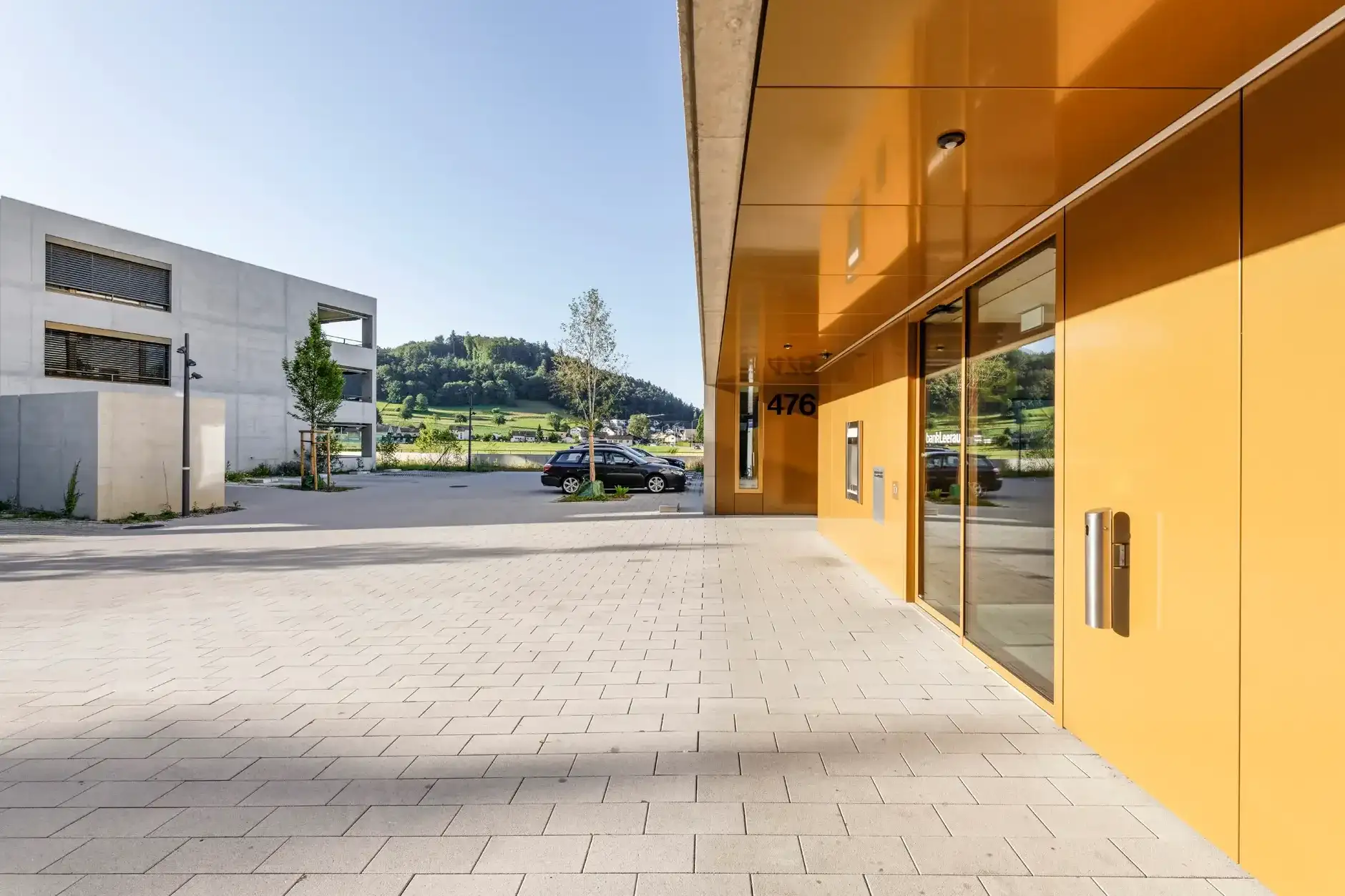 G40 Foto Aussen Eingang 02