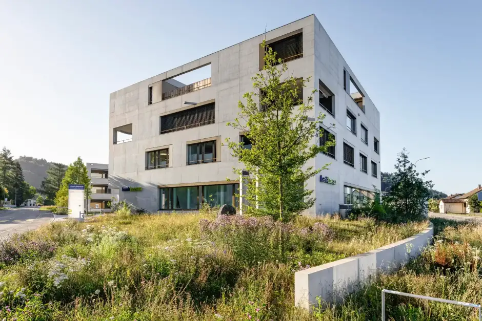 G40 Foto Aussen Wiese 01