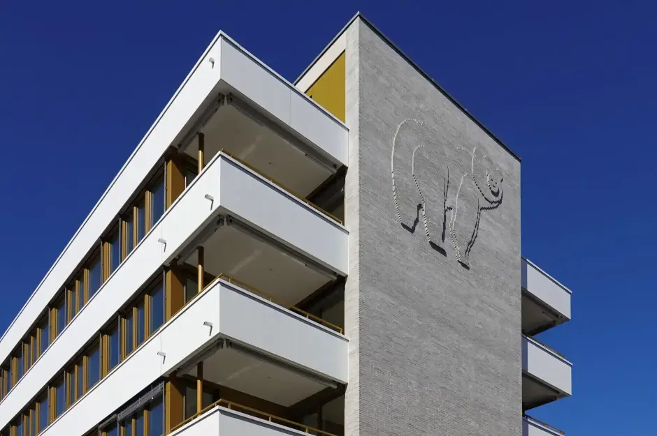 G44 Foto Aussen Bärenfassade 04