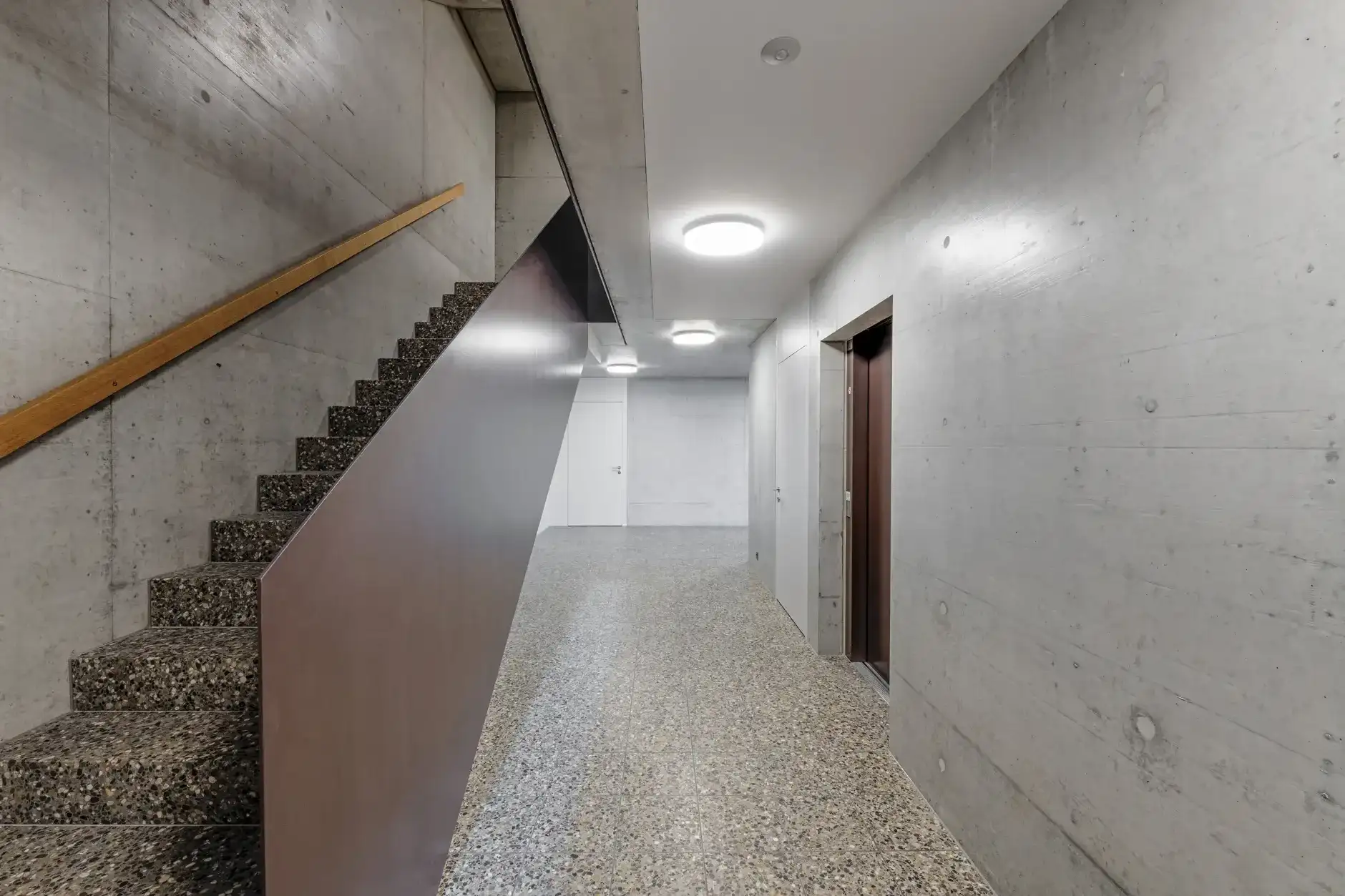 G57 Foto Innen Treppenhaus 02