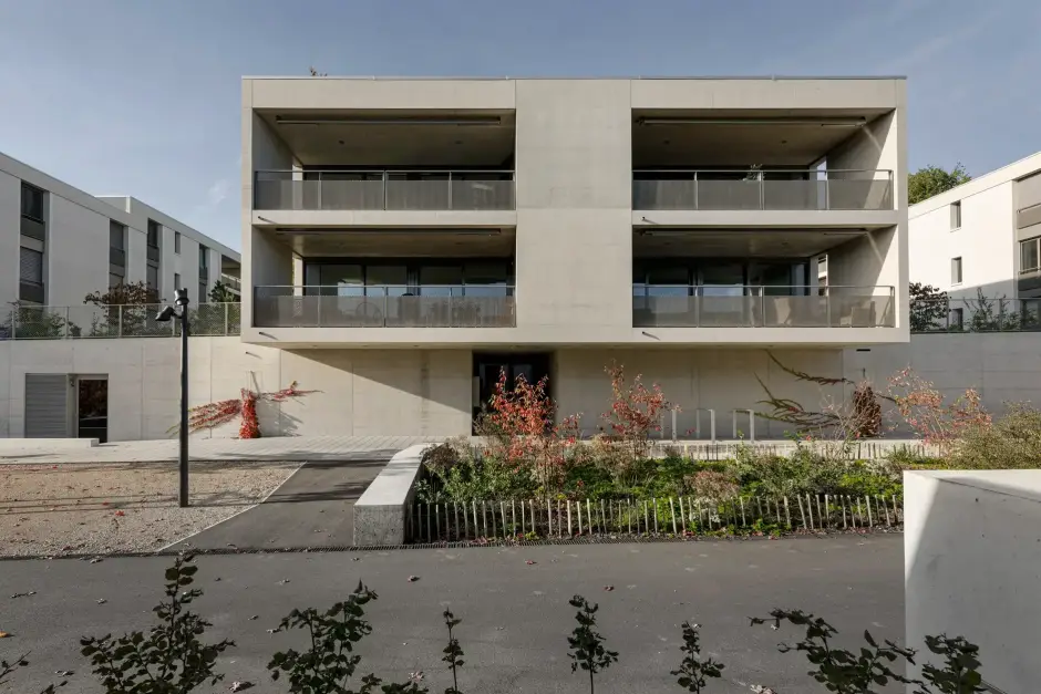 G62 Foto Aussen Frontal Balkone