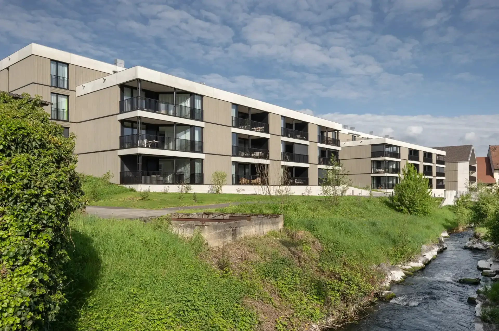 G74 Foto Aussen Aabach 03 Header