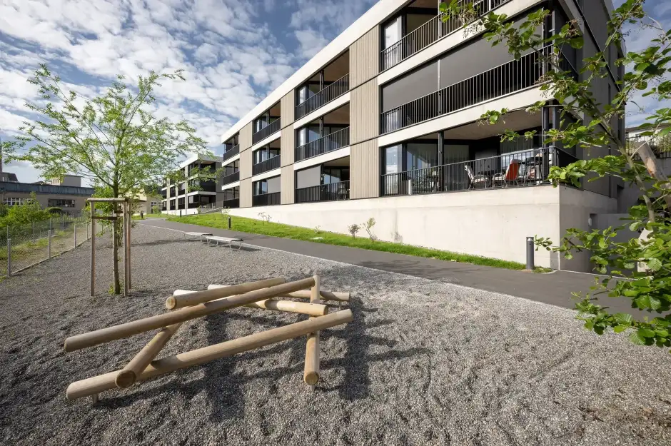 G74 Foto Aussen Spielplatz