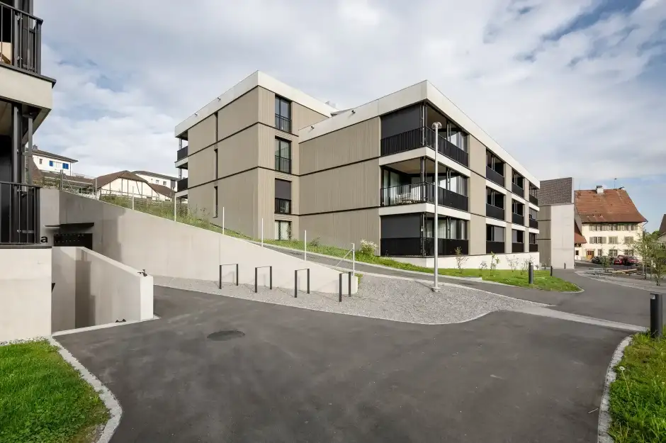 G74 Foto Aussen Zugang Balkone