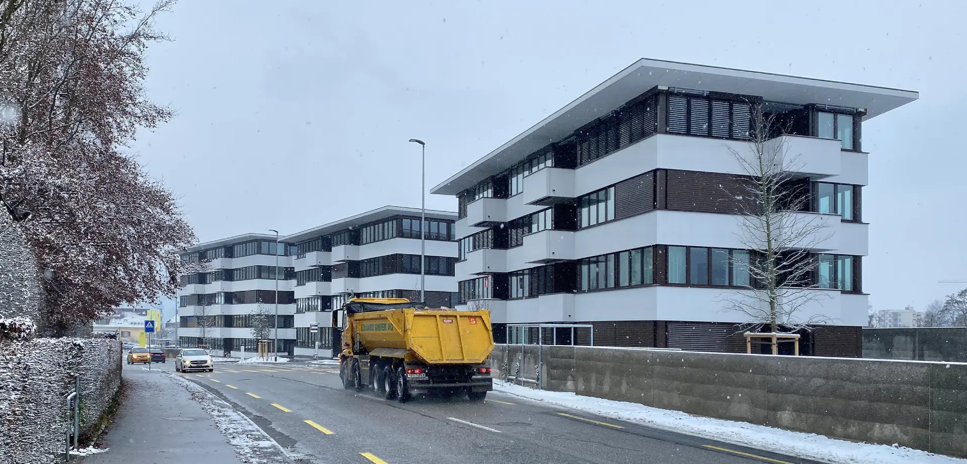 G83 Foto Aussen Strasse Winter Header