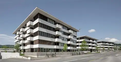 G83 Foto Aussen Strasse 02