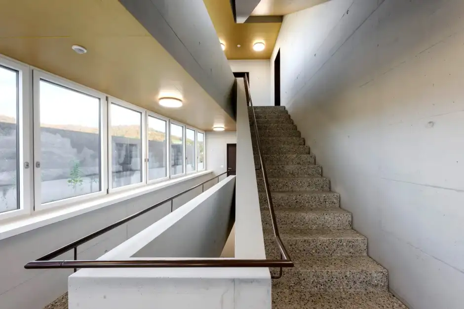 G83 Foto Innen Treppenhaus 07