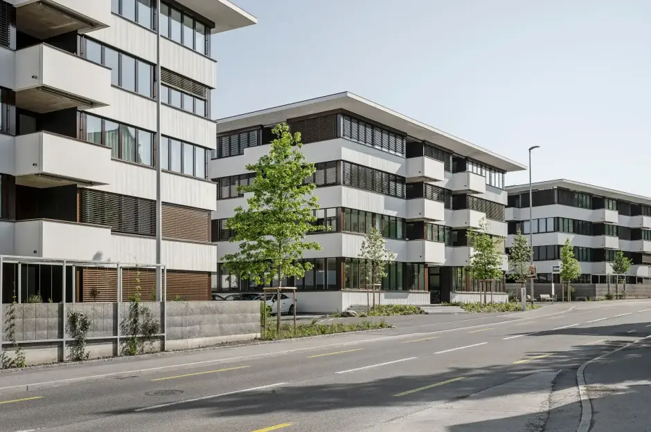 G83 Foto Aussen Strasse 04