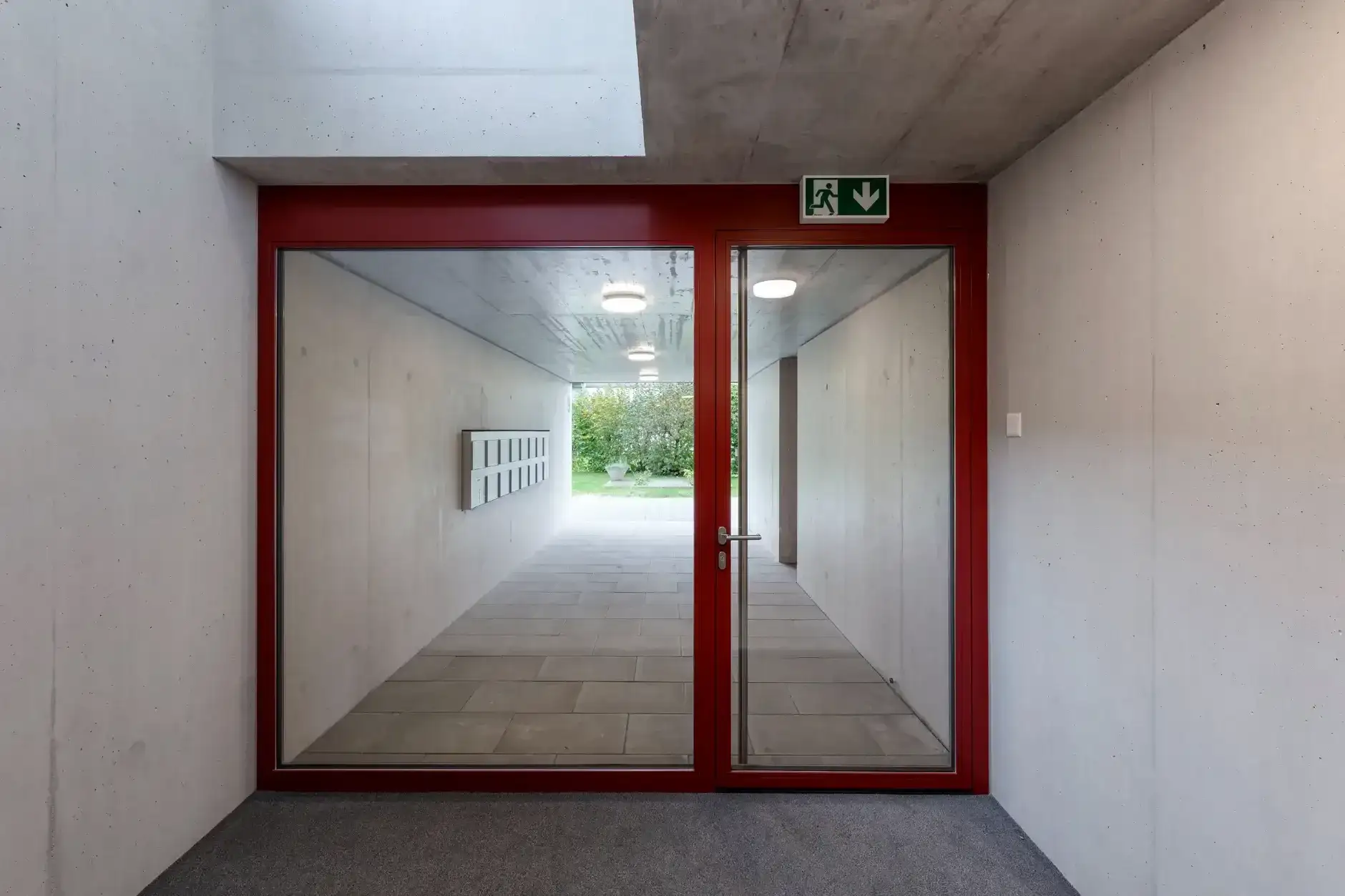 G89 Foto Aussen Eingang 02