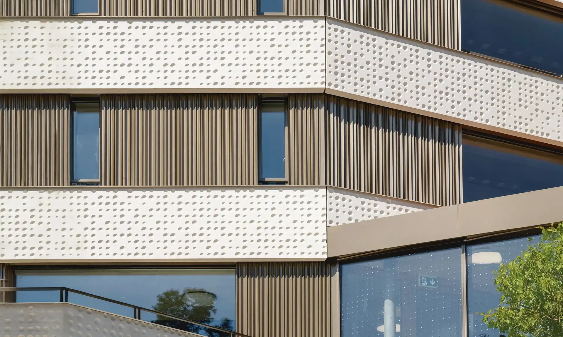 G90 Foto Aussen Fassade Header