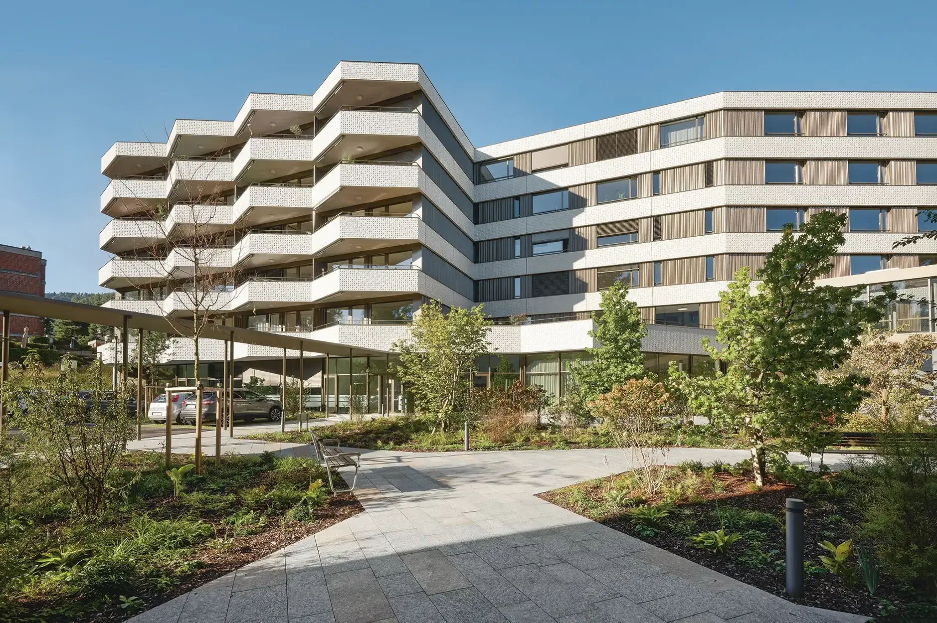 G90 Foto Aussen Eingang Park