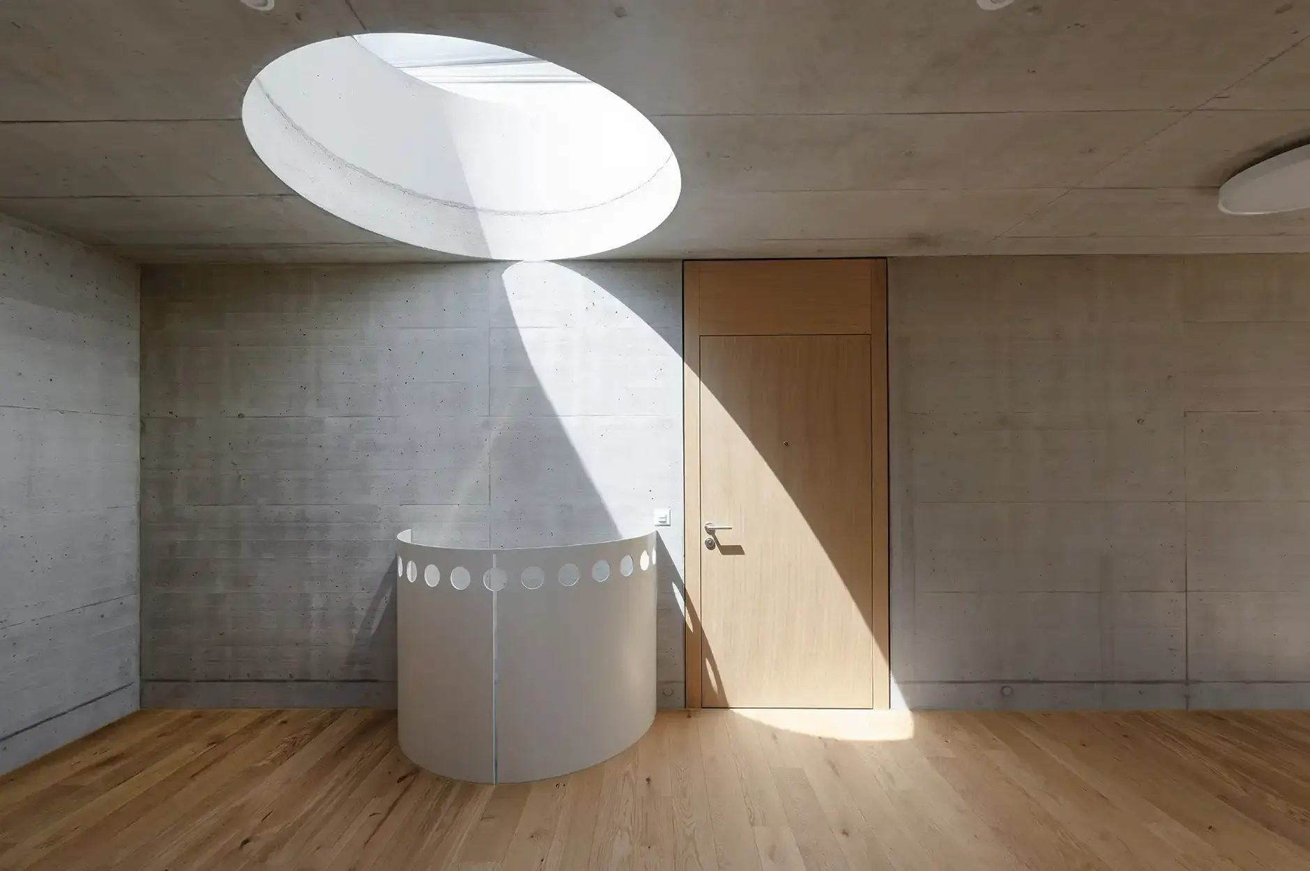 G90 Foto Innen Korridor Oberlicht 01