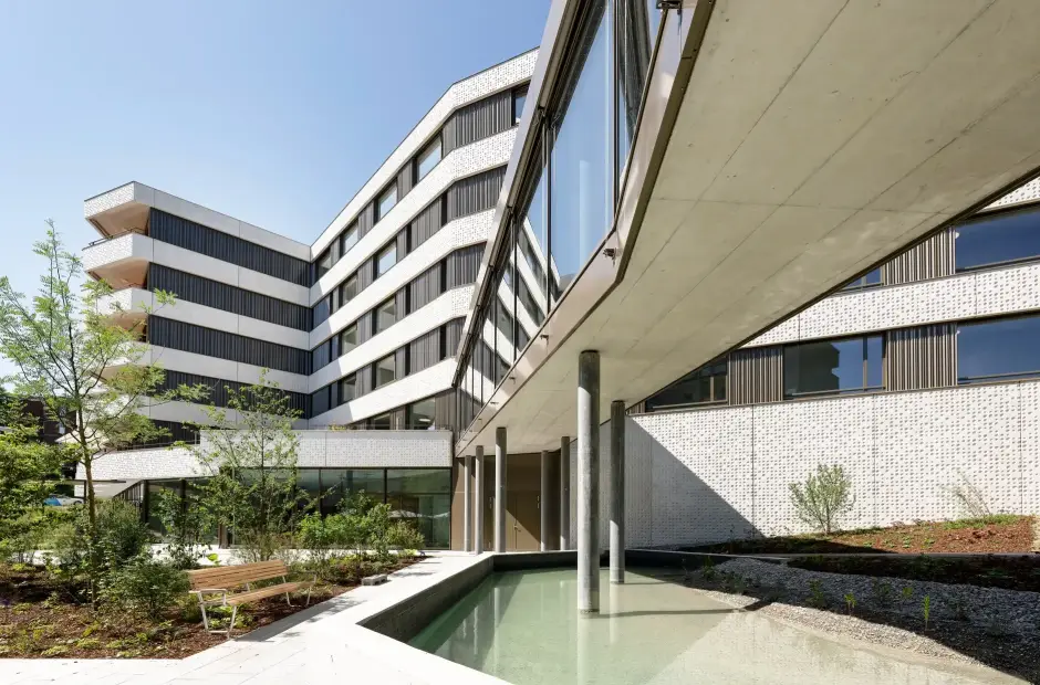 G90 Foto Aussen Passerelle 01