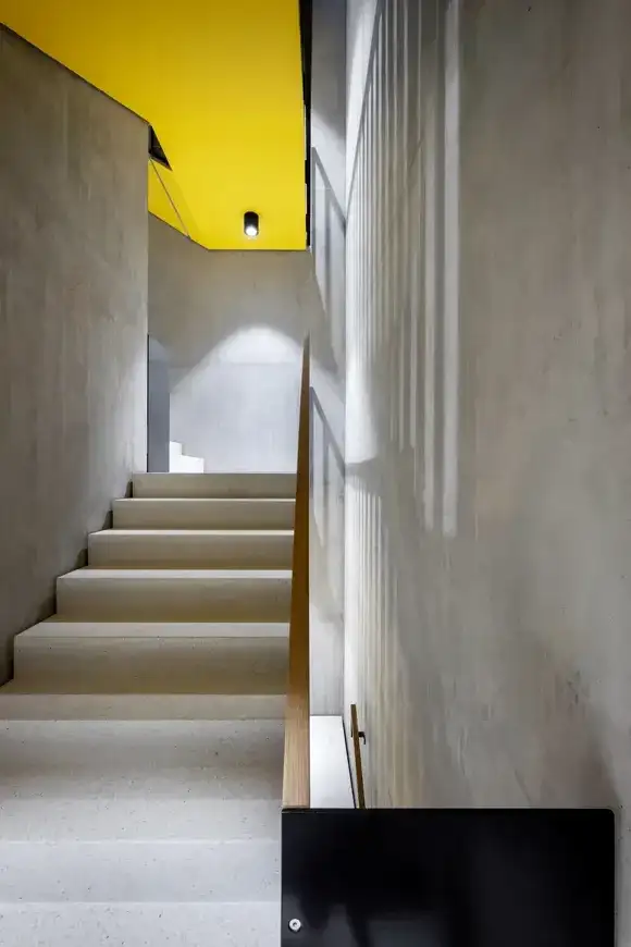 G99 Foto Innen Treppenhaus 05