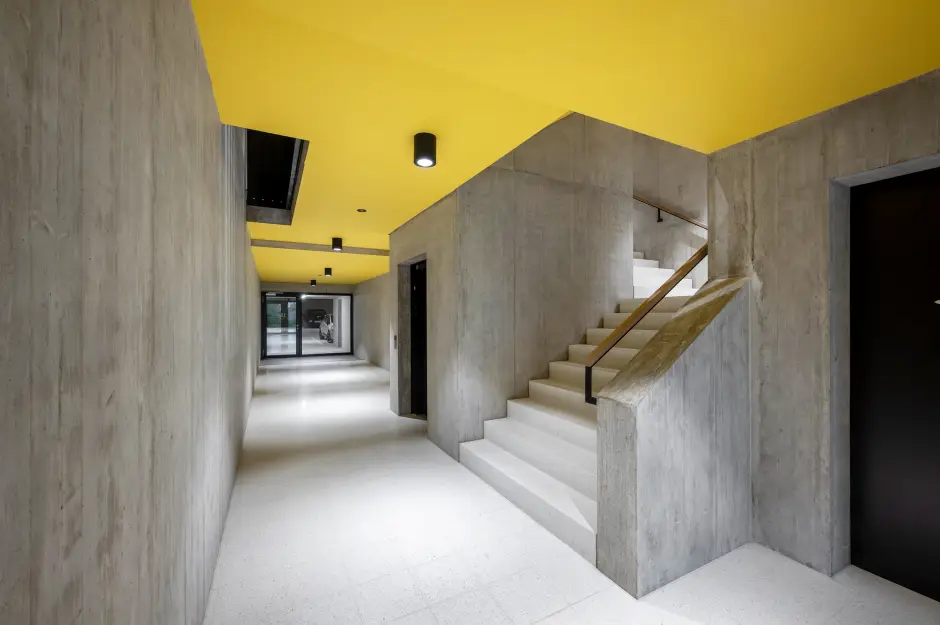 G99 Foto Innen Treppenhaus 01