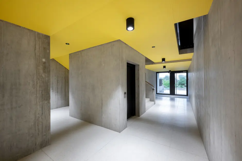 G99 Foto Innen Treppenhaus 02