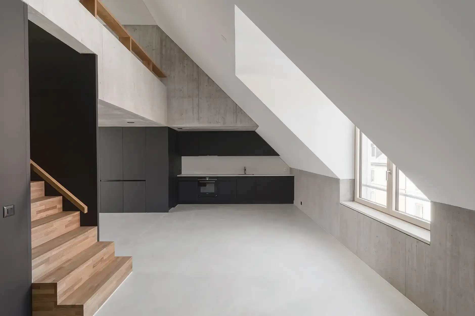 H09 Foto Innen Wohnen Kochen Dachgeschoss