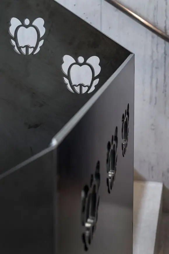 H09 Foto Innen Treppenhaus Geländer