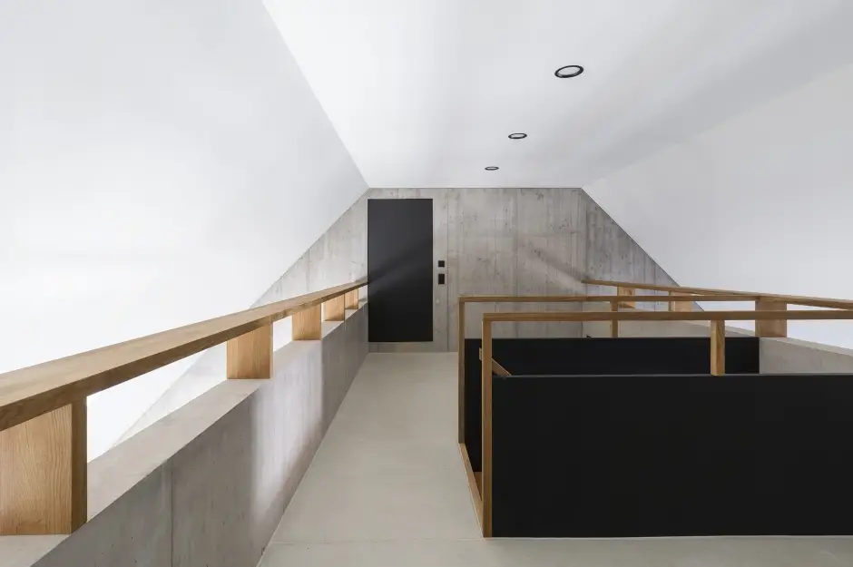 H09 Foto Innen Dachgeschoss