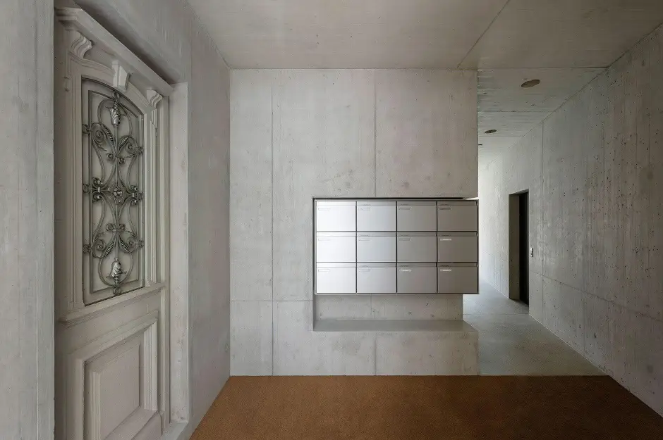 H09 Foto Innen Eingang 02