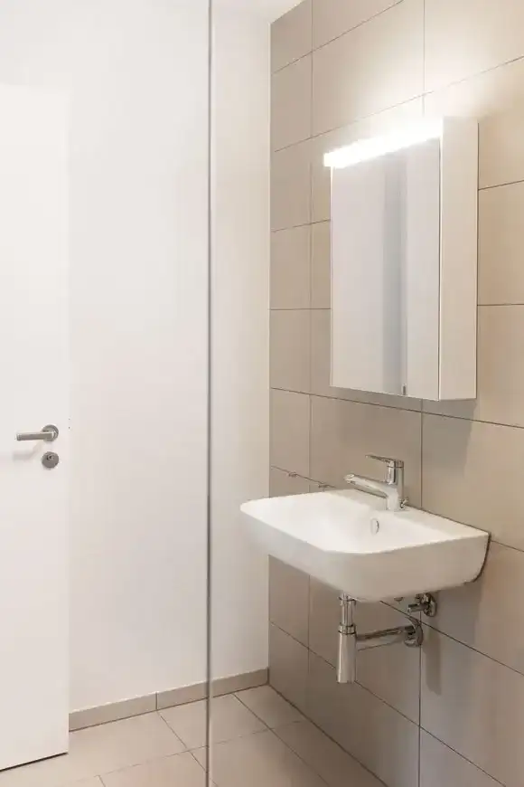 H19 Foto Innen Nasszelle