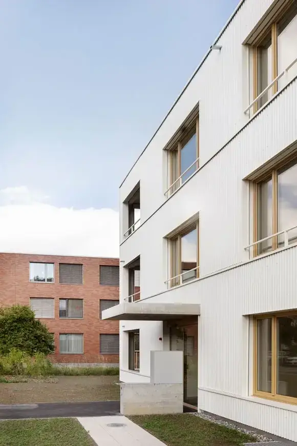 H19 Foto Aussen Eingang