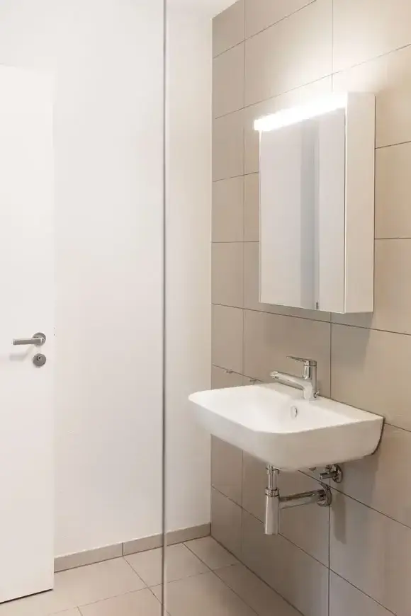 H19 Foto Innen Nasszelle